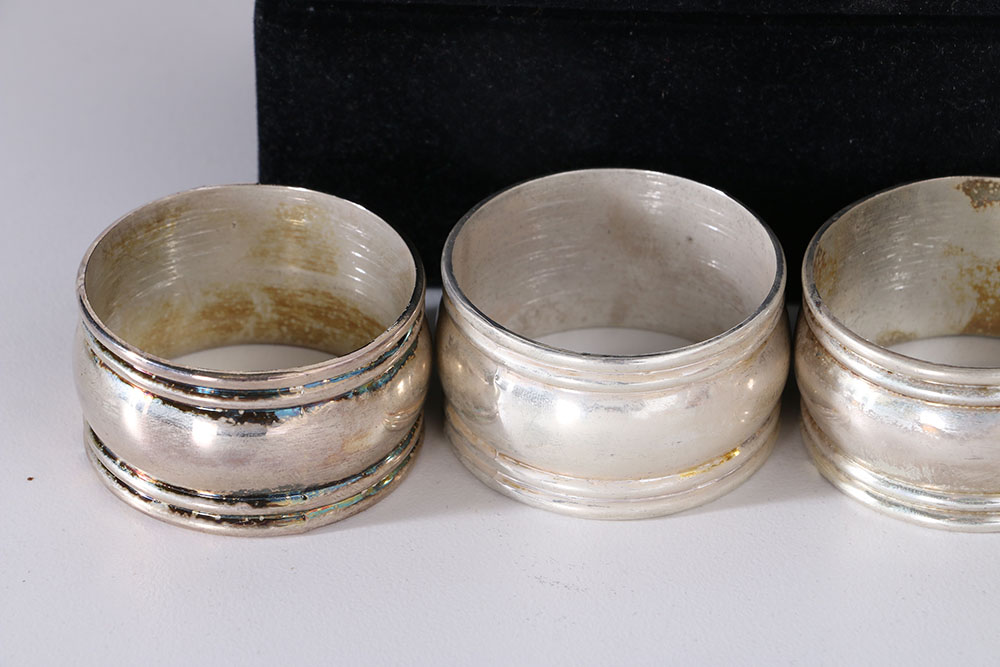 International Silver Co. Silver Plate Napkin Ring Set With Presentation Case