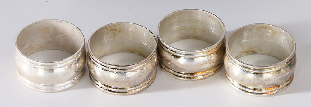 International Silver Co. Silver Plate Napkin Ring Set With Presentation Case