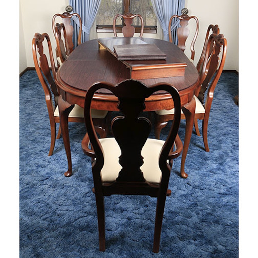 Contemporary Queen Anne Style Dining Table and Chairs