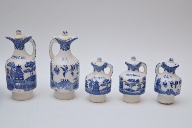 Vintage Blue Willow Porcelain Cruet Set