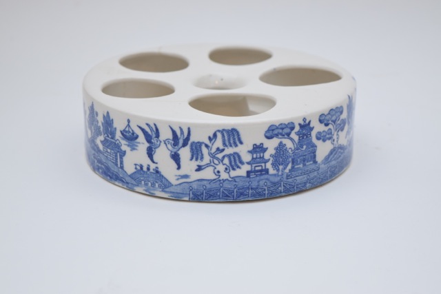 Vintage Blue Willow Porcelain Cruet Set