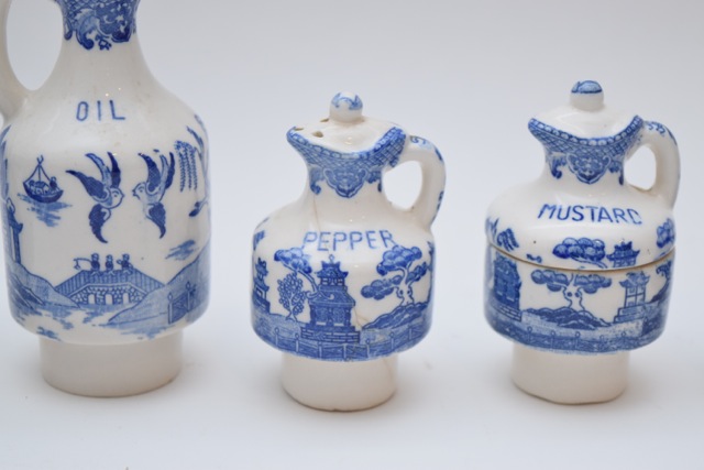 Vintage Blue Willow Porcelain Cruet Set