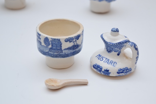 Vintage Blue Willow Porcelain Cruet Set