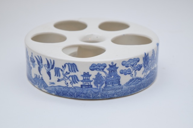 Vintage Blue Willow Porcelain Cruet Set