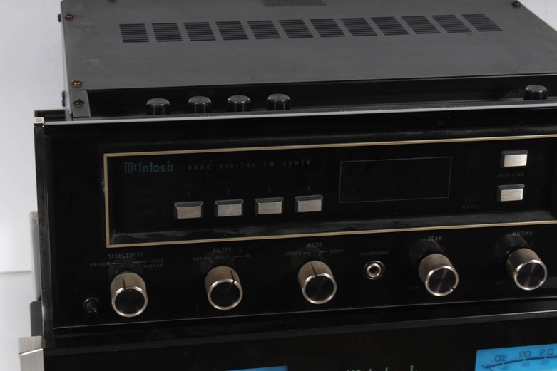 McIntosh MR 80 Digital Tuner