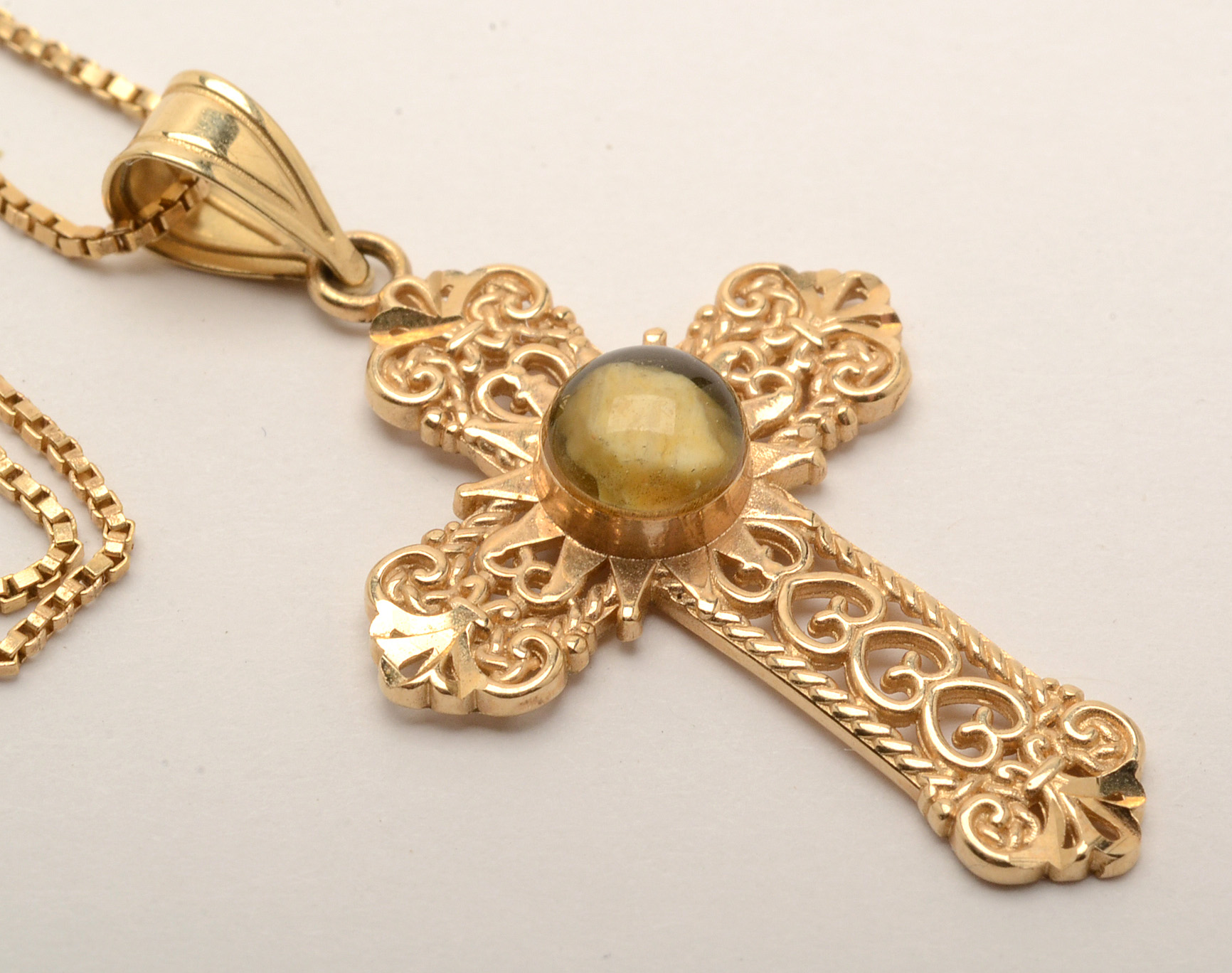 14K Yellow Gold Michael Anthony Nativity Stone Cross Necklace