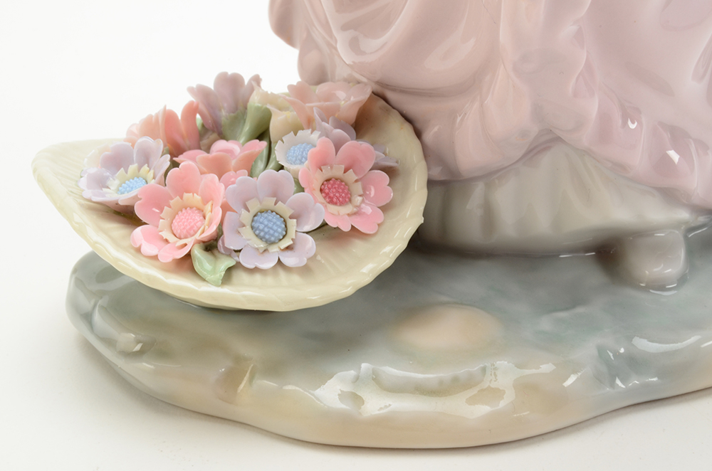 LLadro "Flowers in the Basket" Figurine