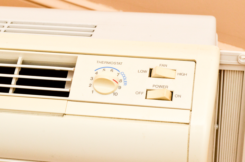 Quasar "Cool Look" Window Air Conditioner