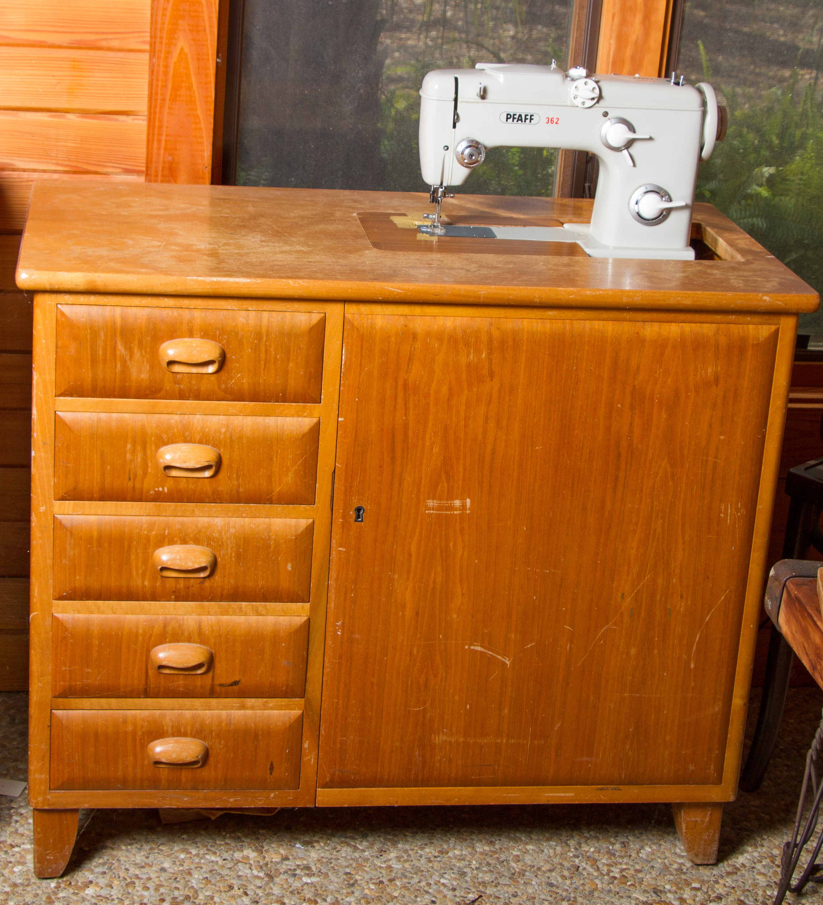 Sewing Machine Table