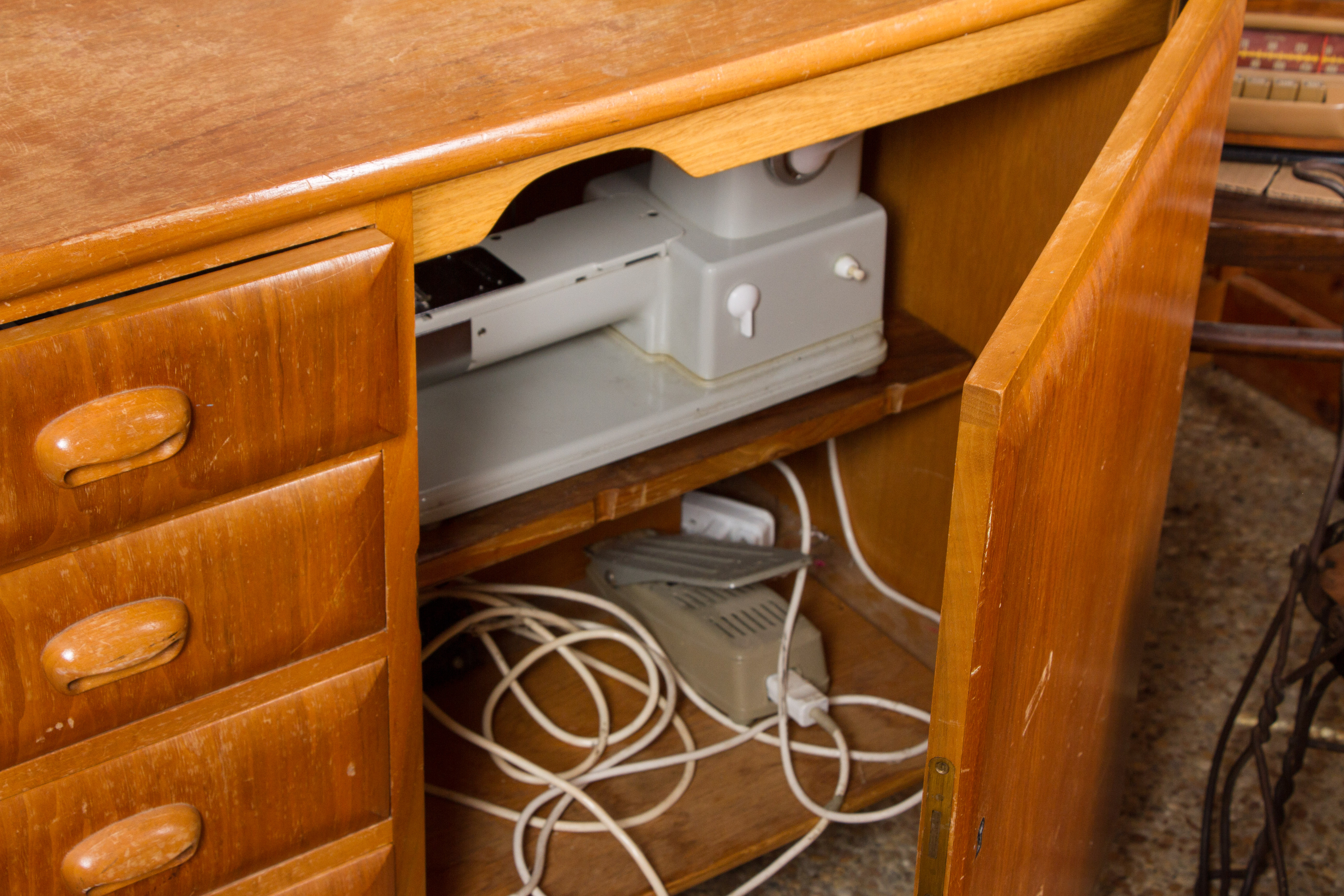 Sewing Machine Table