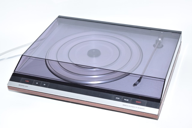Bang & Olufsen Beogram 2404 Turntable