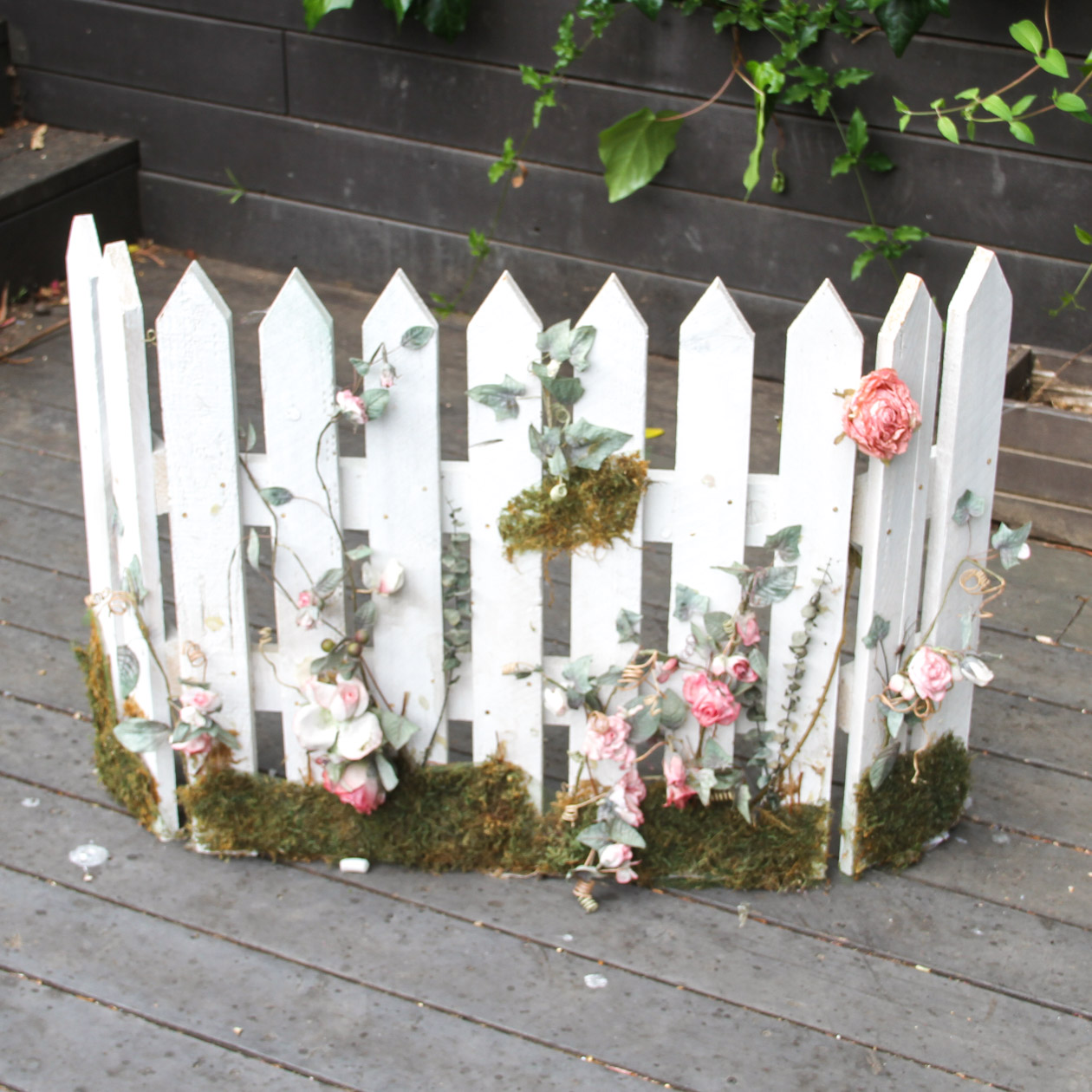White Picket Fence Fireplace Screen