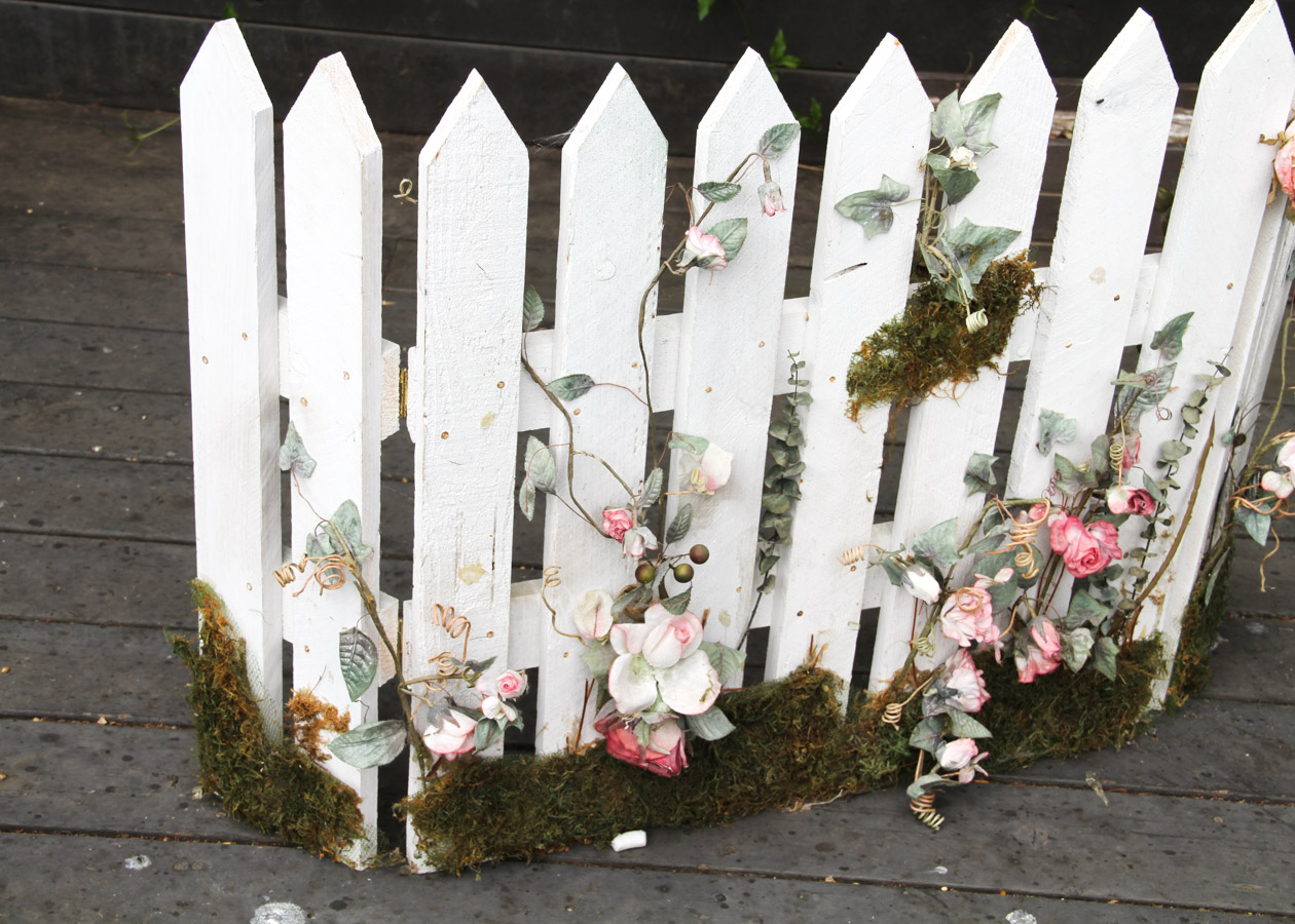 White Picket Fence Fireplace Screen