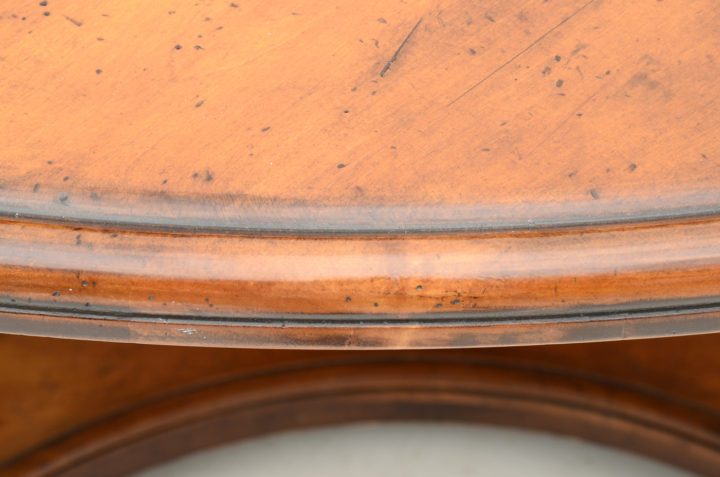 Henredon French Provincial Style Dining Table and Six Chairs