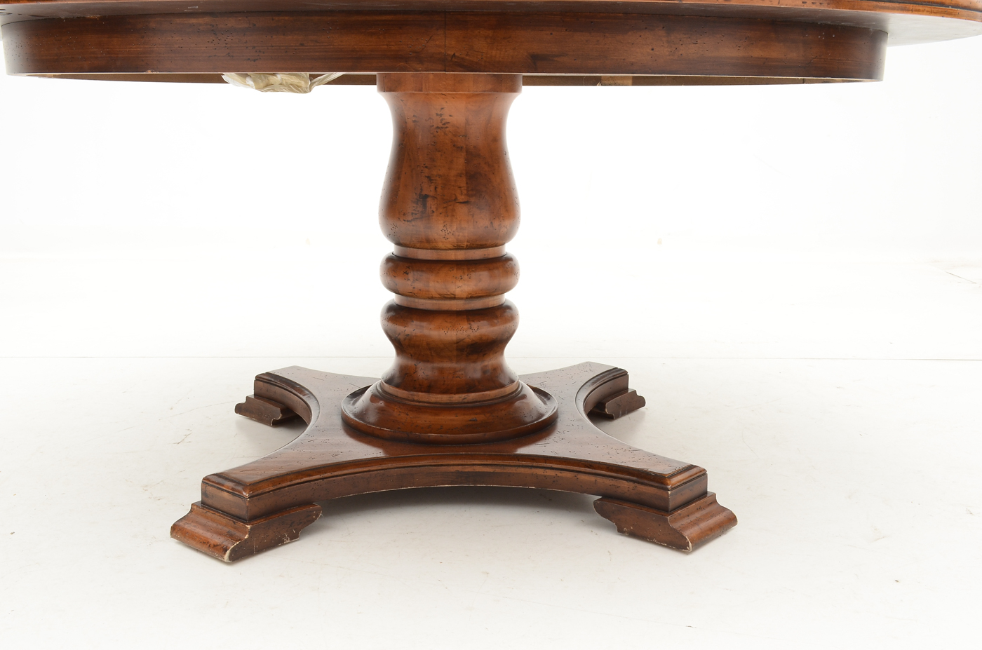 Henredon French Provincial Style Dining Table and Six Chairs