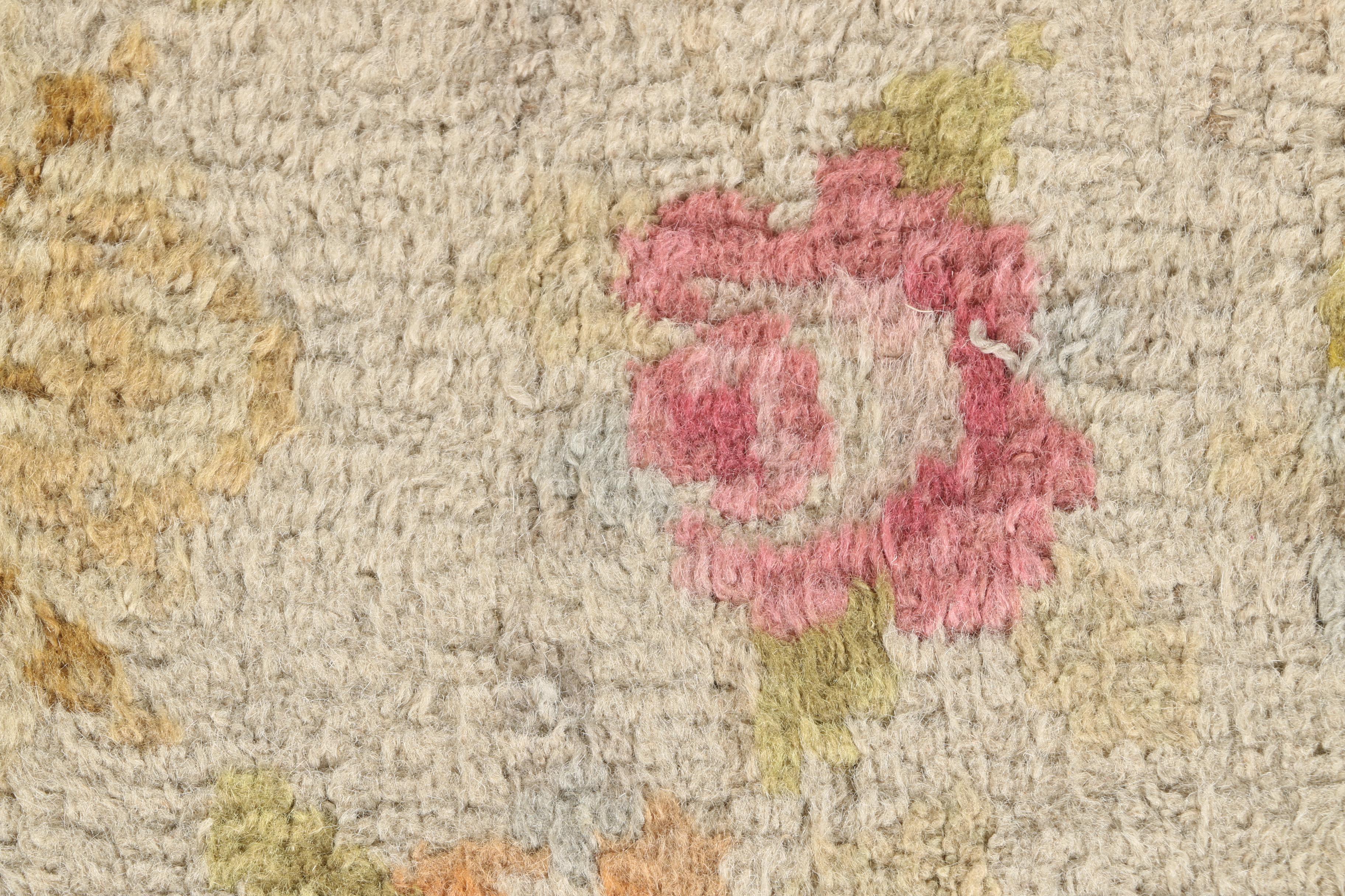 Machine Made Persian Style Area Rug