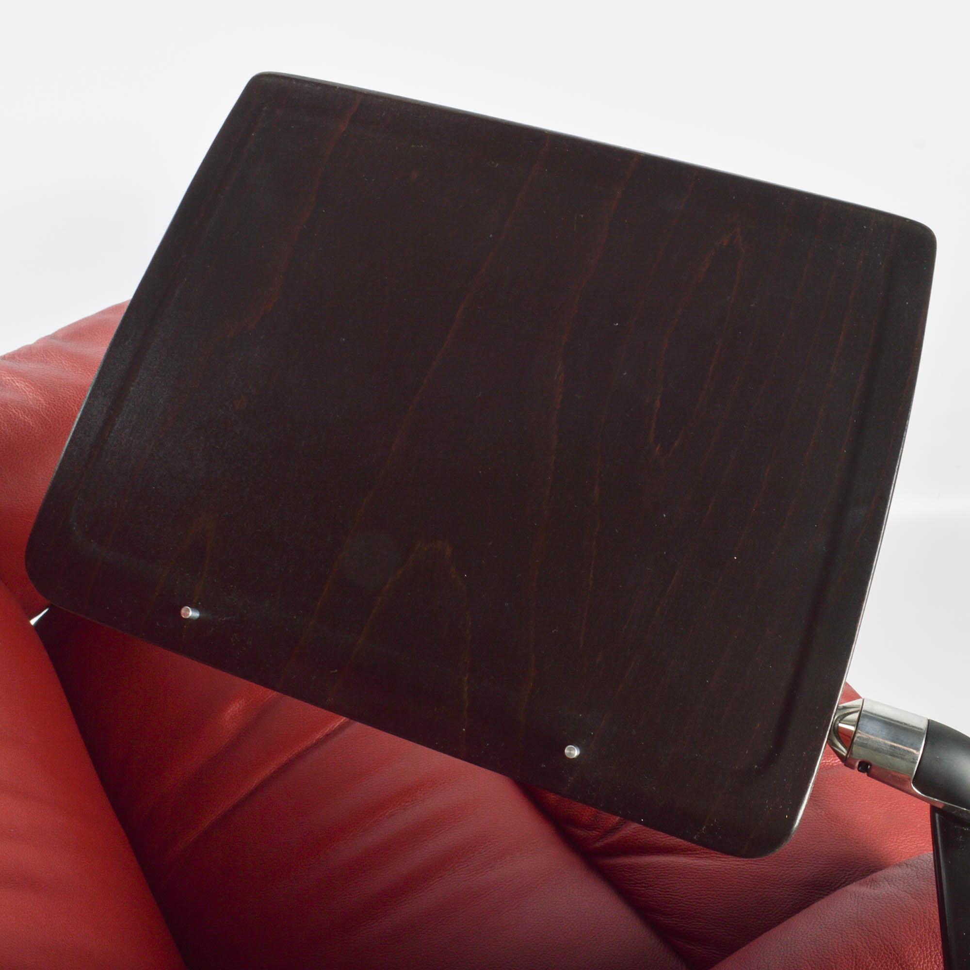 Ekhornes Stressless Leather Lounger With Ottoman, Accessory Table