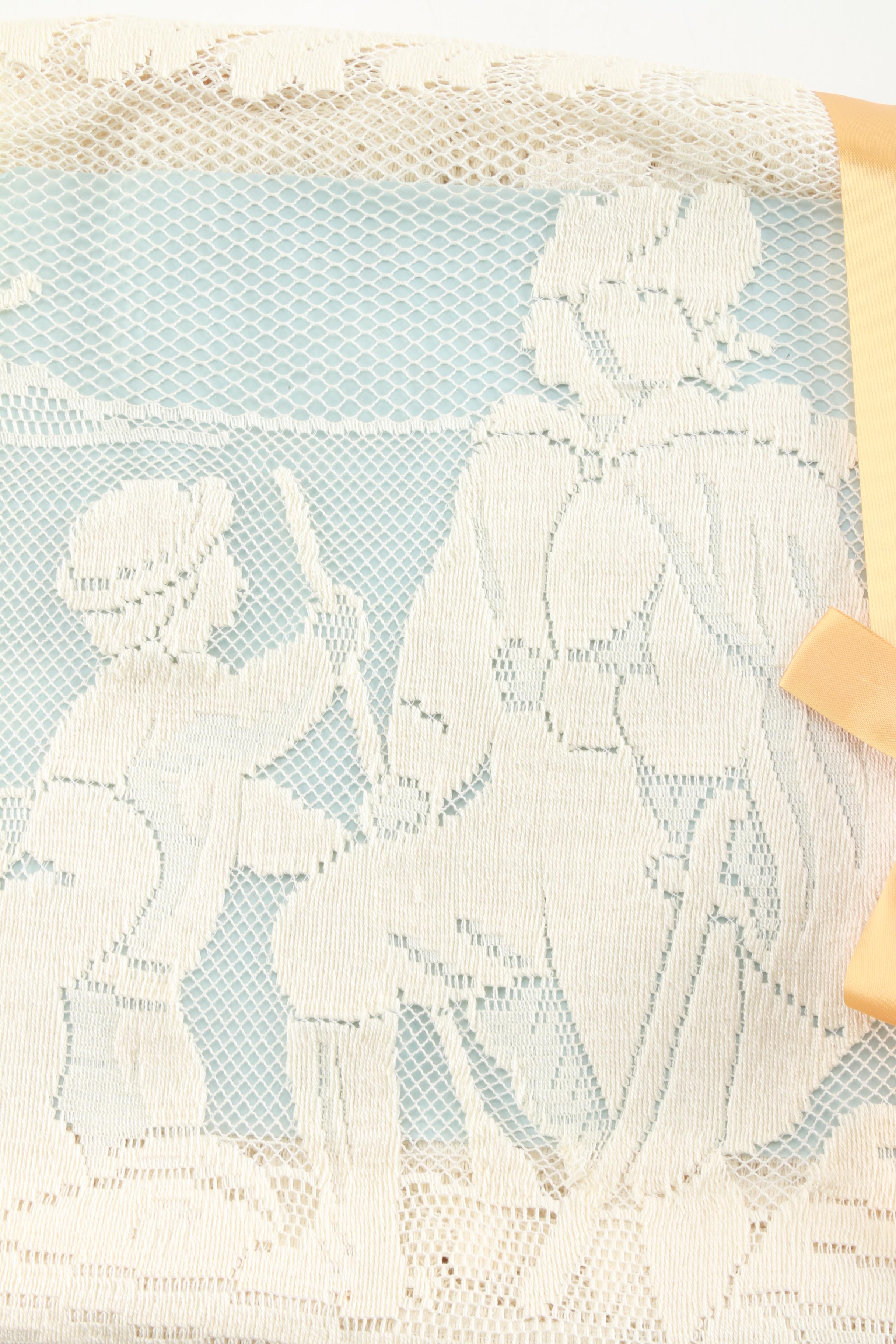 Quaker Lace Bicentennial Tablecloth