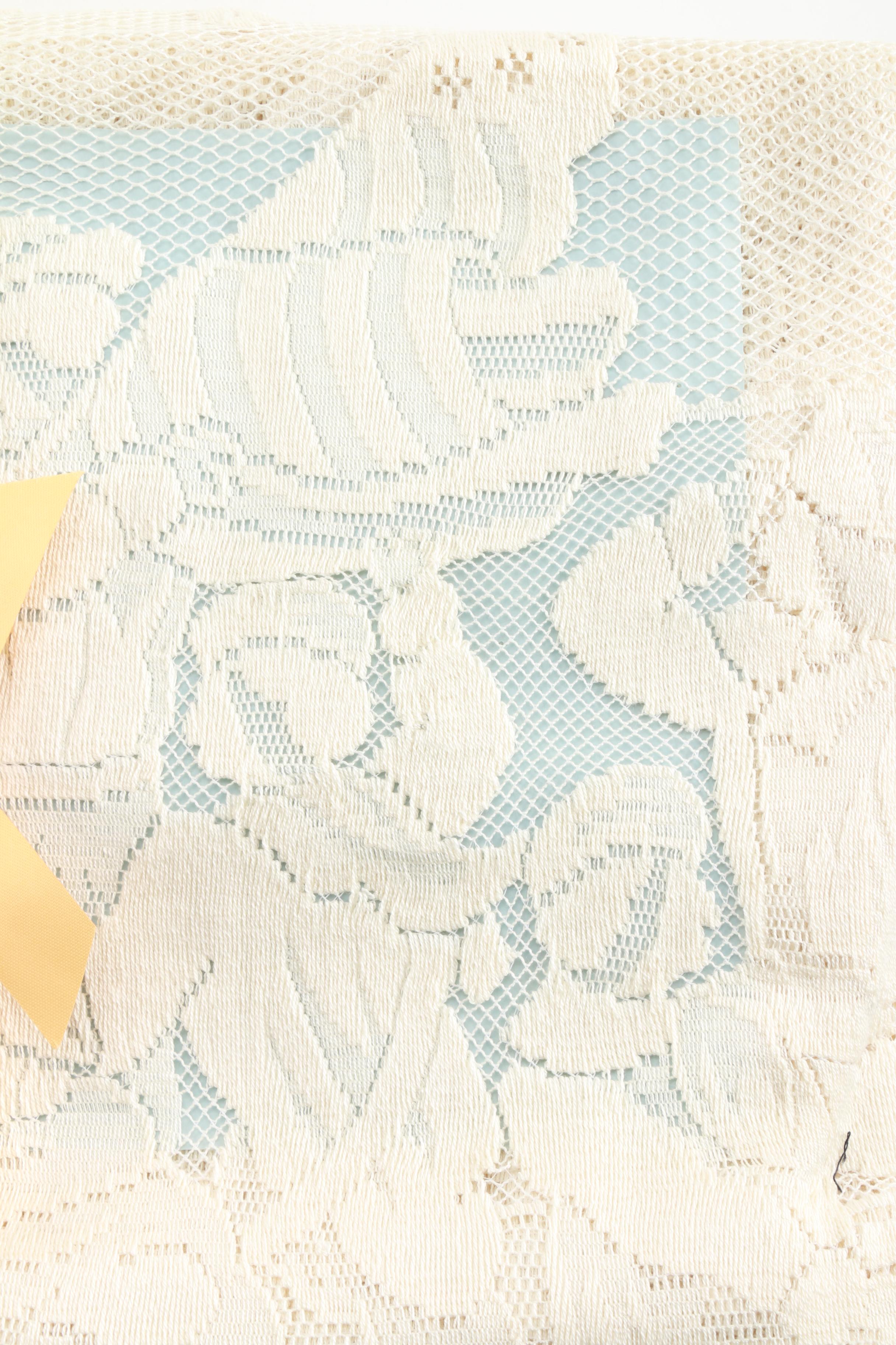 Quaker Lace Bicentennial Tablecloth