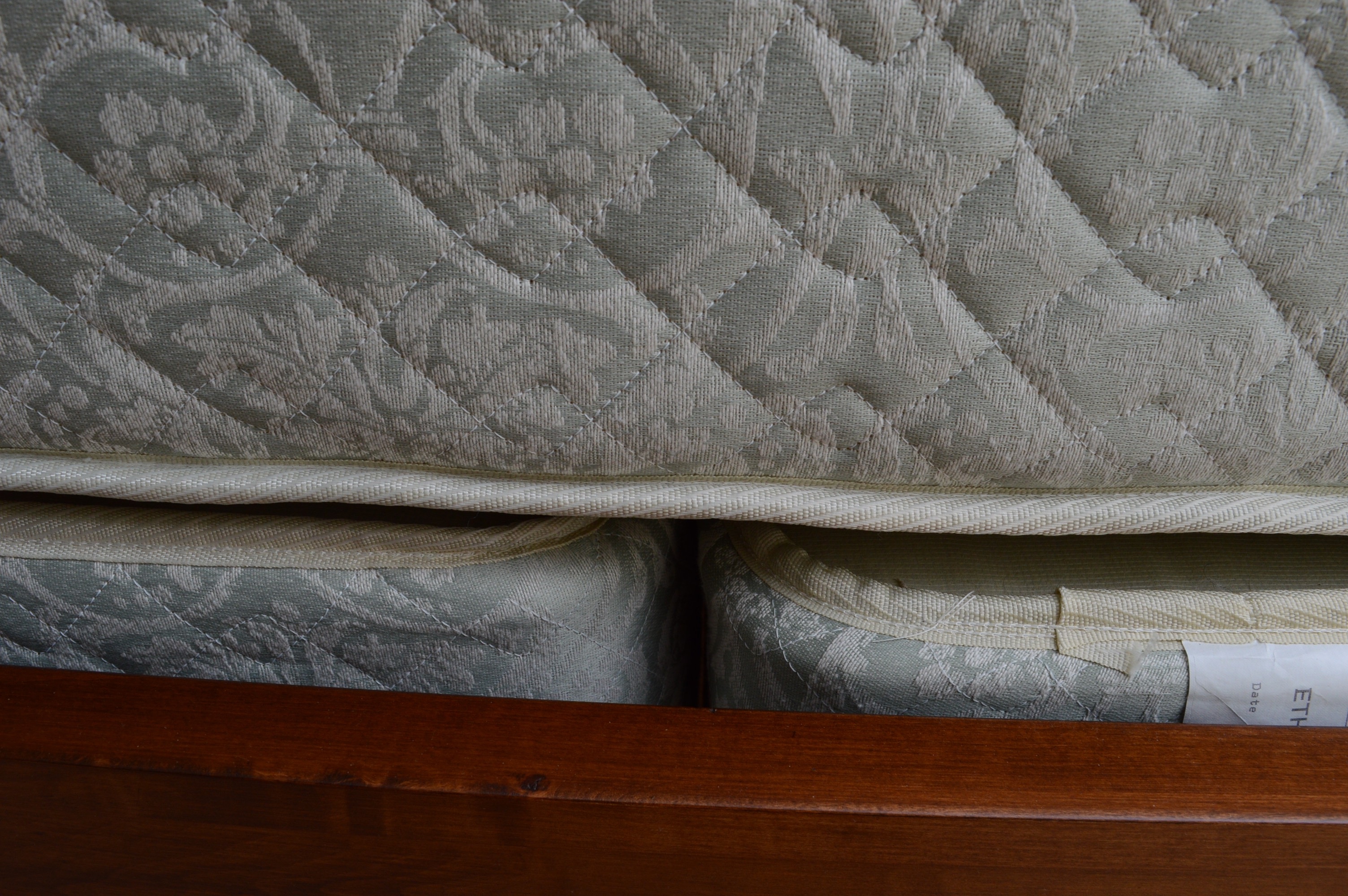 Ethan Allen "Country Crossings" Four Poster Bed