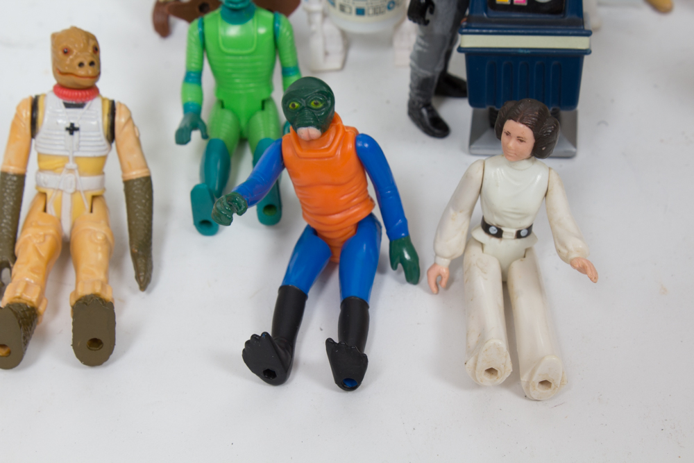 Vintage "Star Wars" Action Figures With Case