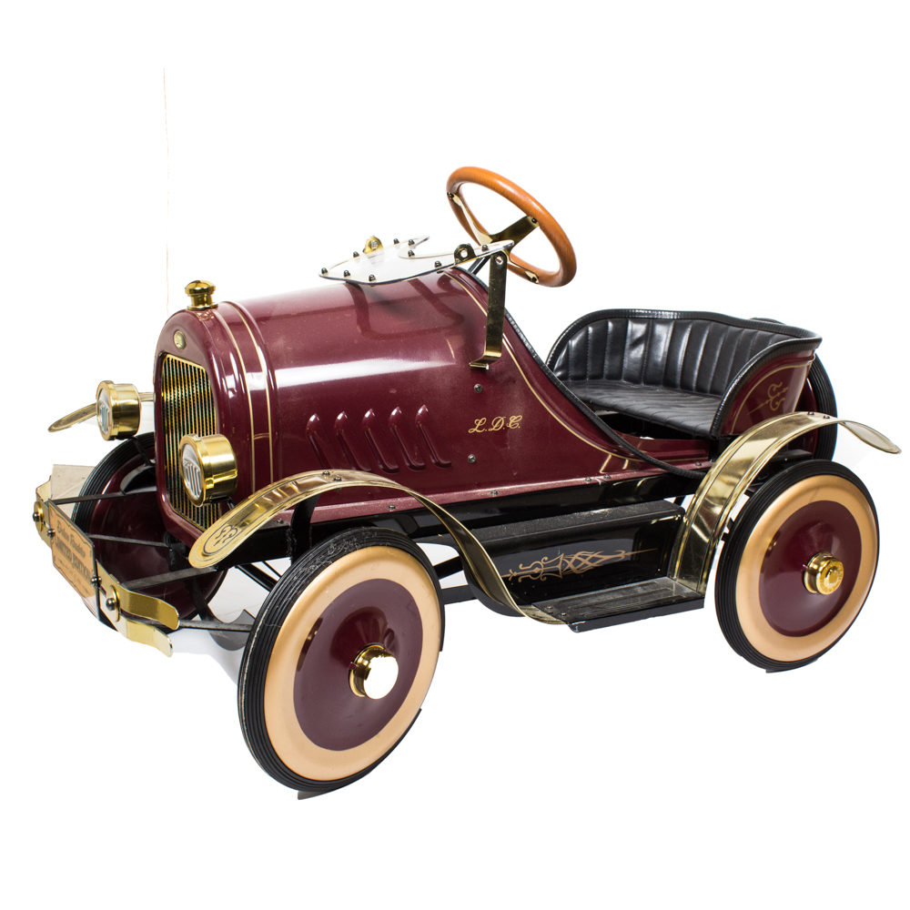 Roadster pedal car clearance