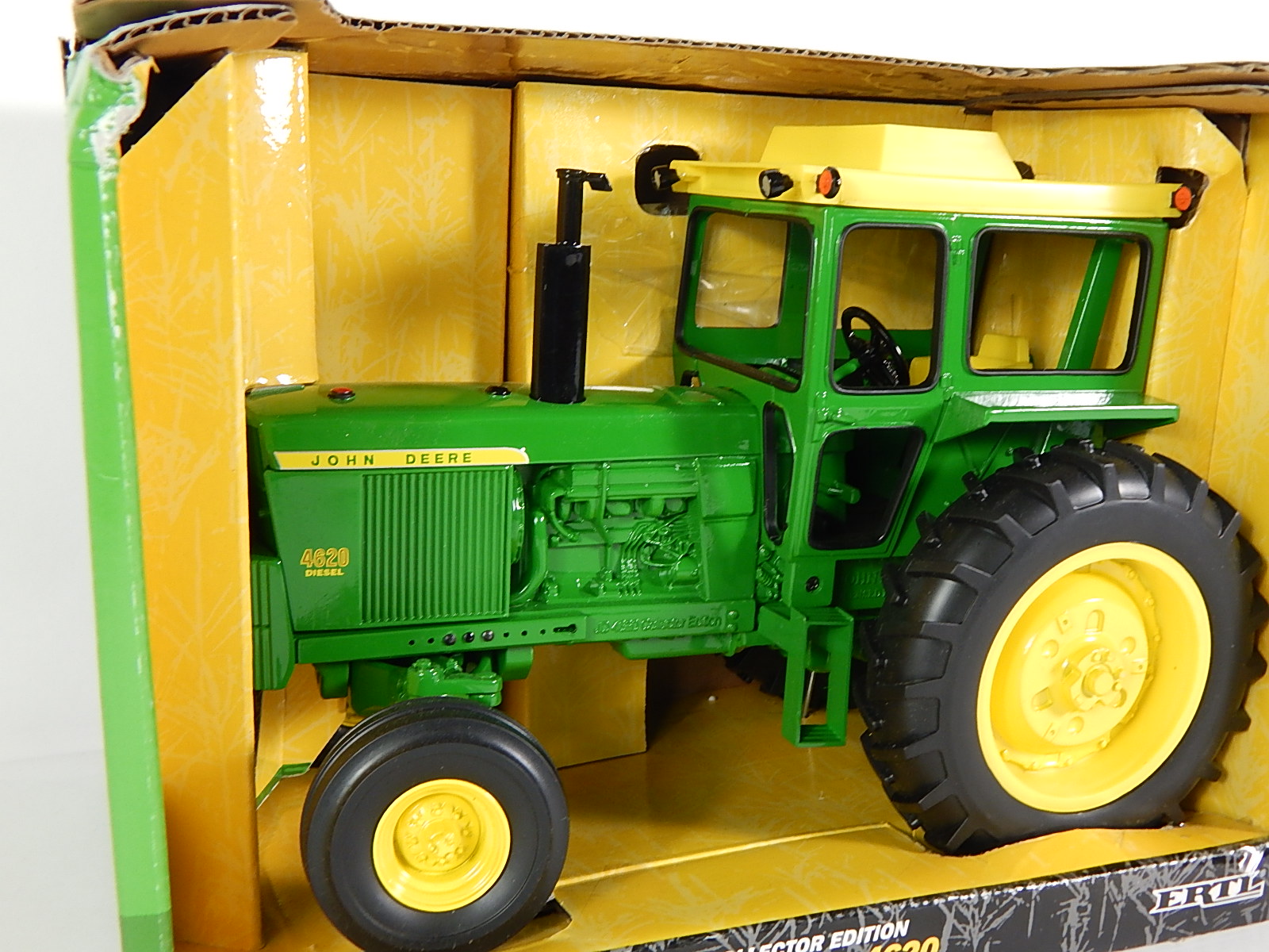 Ertl John Deere 4620 1:16 Scale Tractor