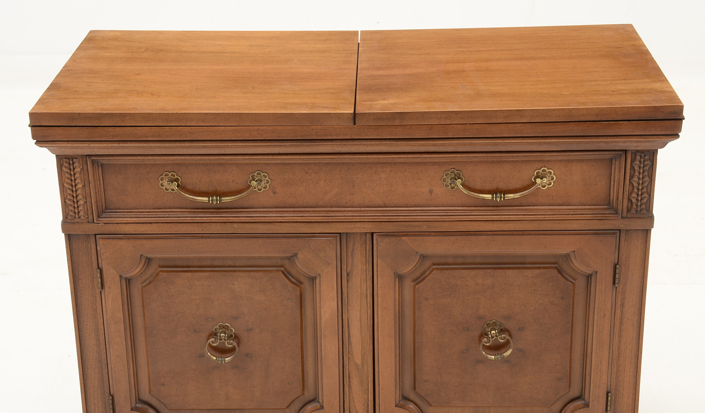 Mt. Airy Rolling Bar Unit