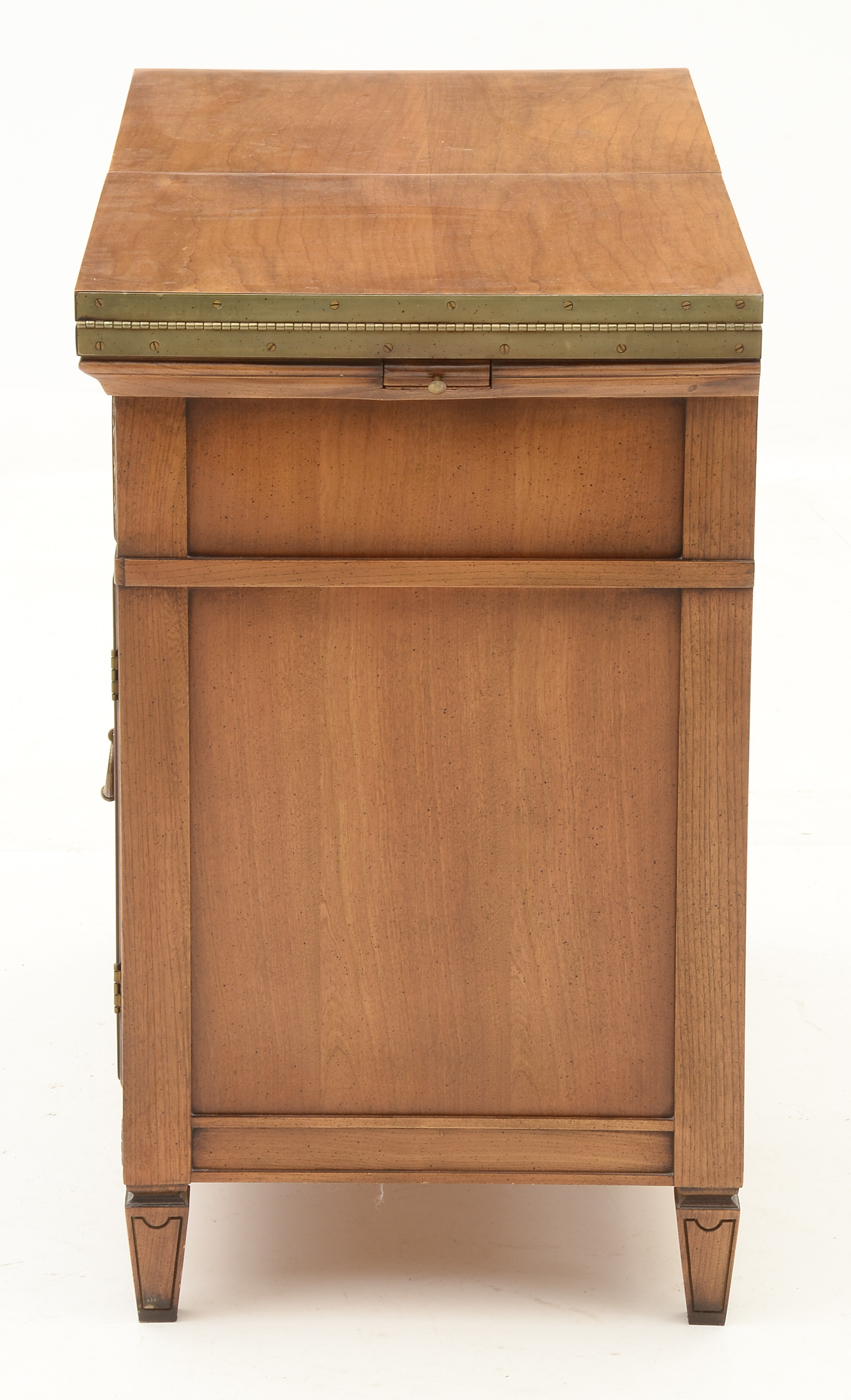 Mt. Airy Rolling Bar Unit