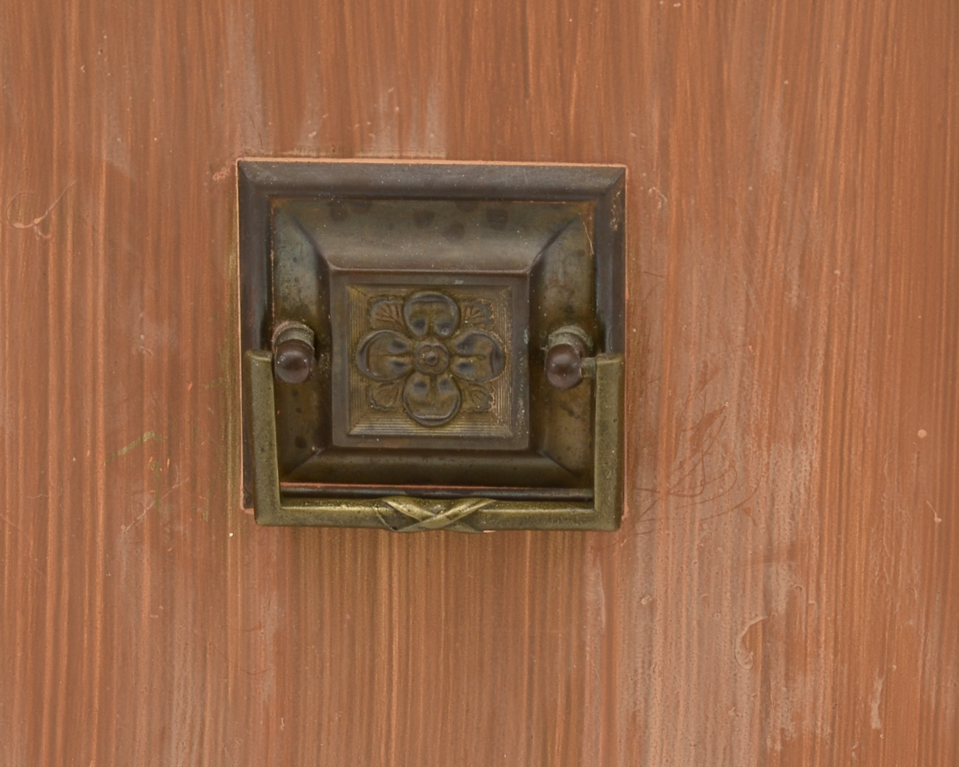 Liquor Cabinet with Mirrored Interior