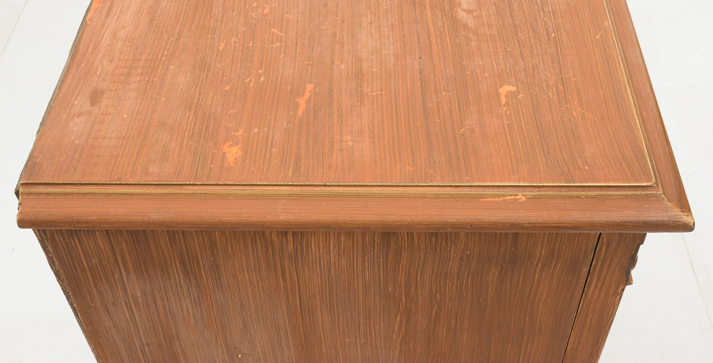 Liquor Cabinet with Mirrored Interior