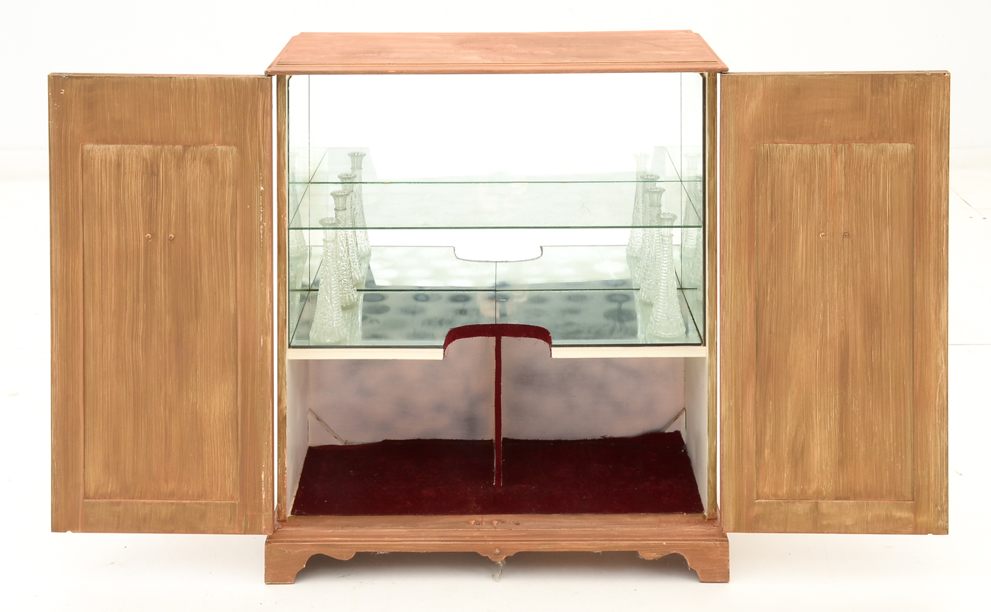 Liquor Cabinet with Mirrored Interior