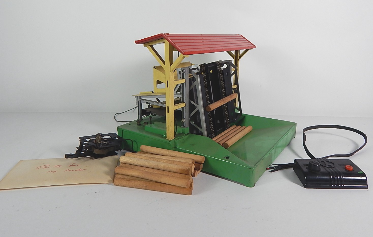Lionel Log Loader #164 Lumber Shed