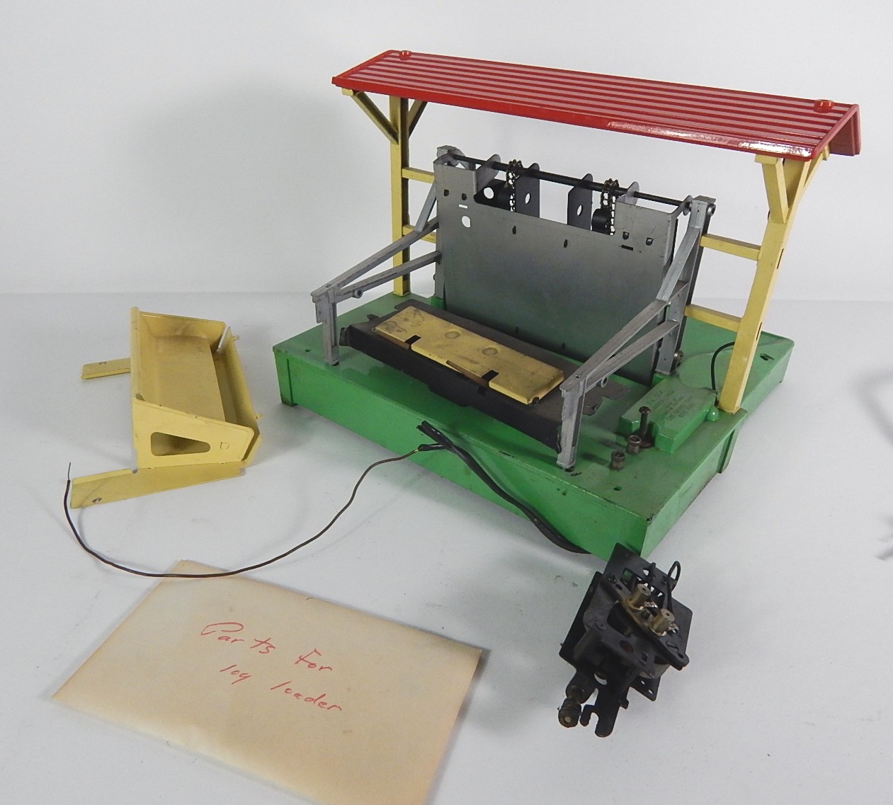 Lionel Log Loader #164 Lumber Shed