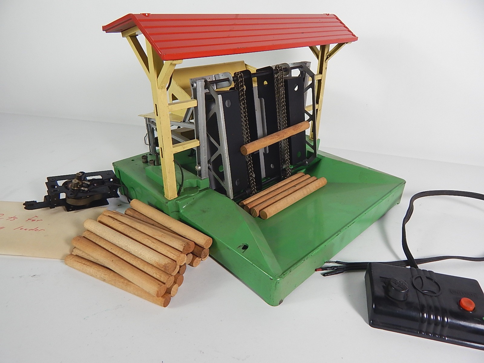 Lionel Log Loader #164 Lumber Shed