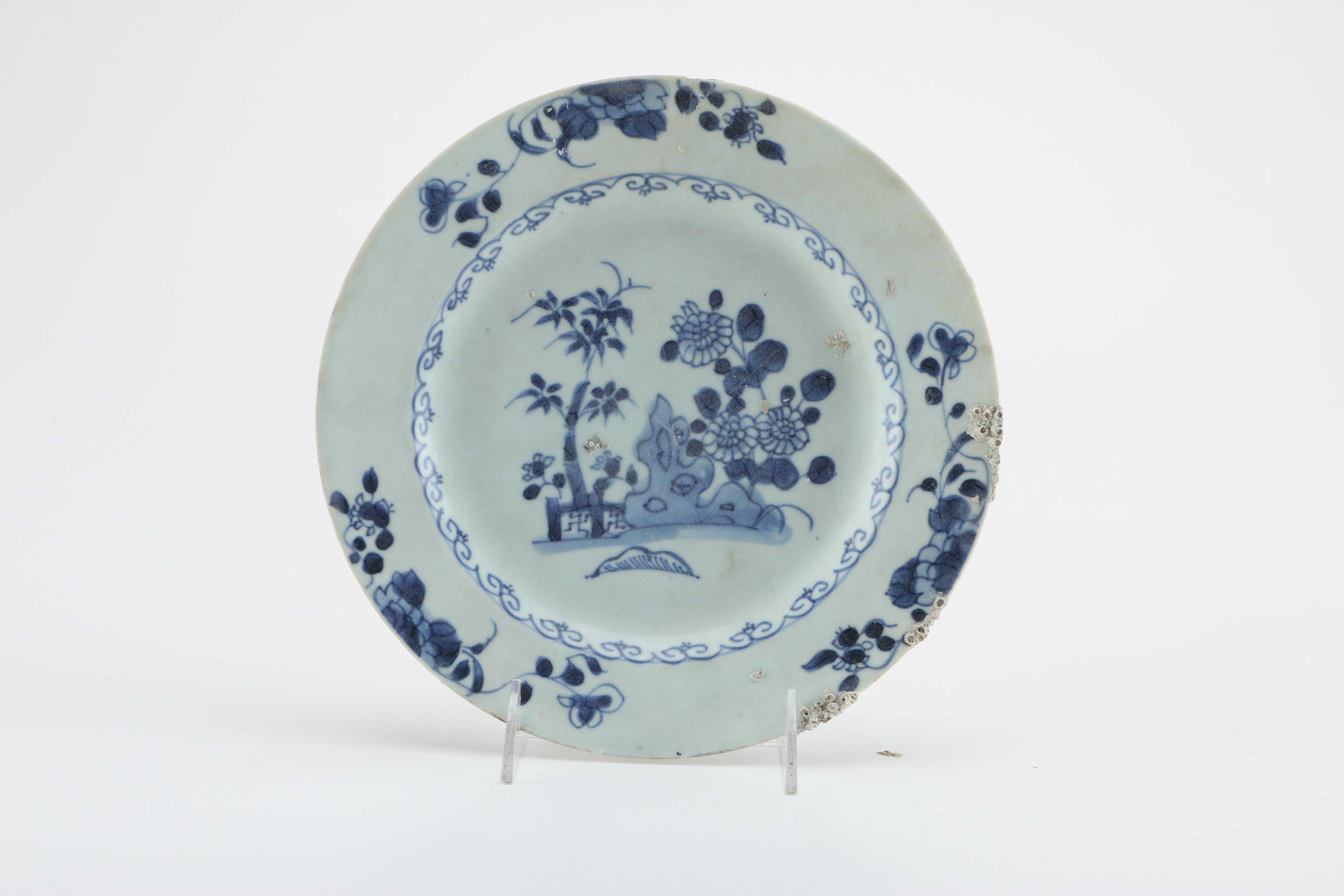 Qing Dynasty Plate Recovered From Geldermalsen Shipwreck and Ming Dynasty Zhangzhou Ware Plate