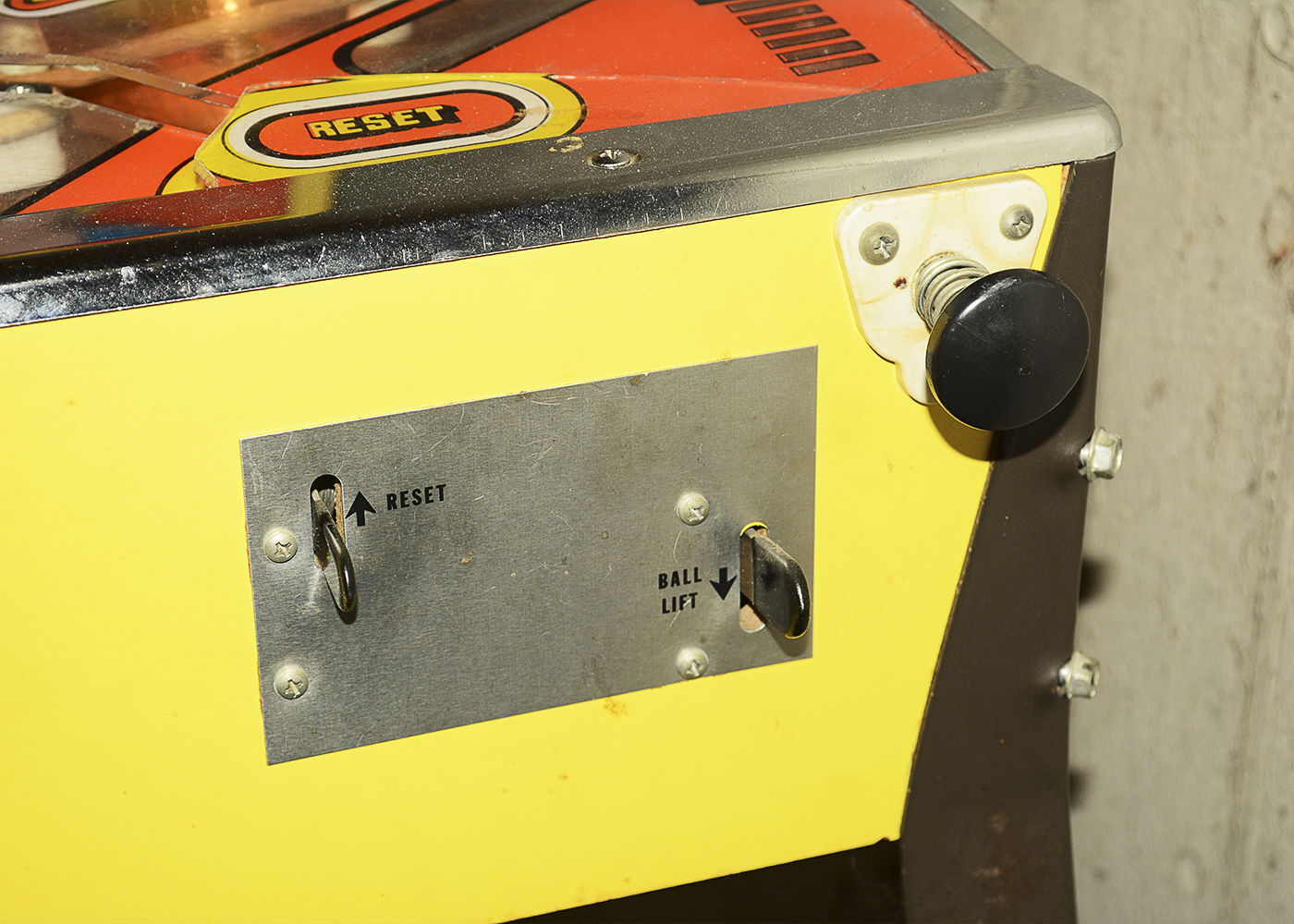 1970s Briarwood "Skate King" Home Pinball Machine