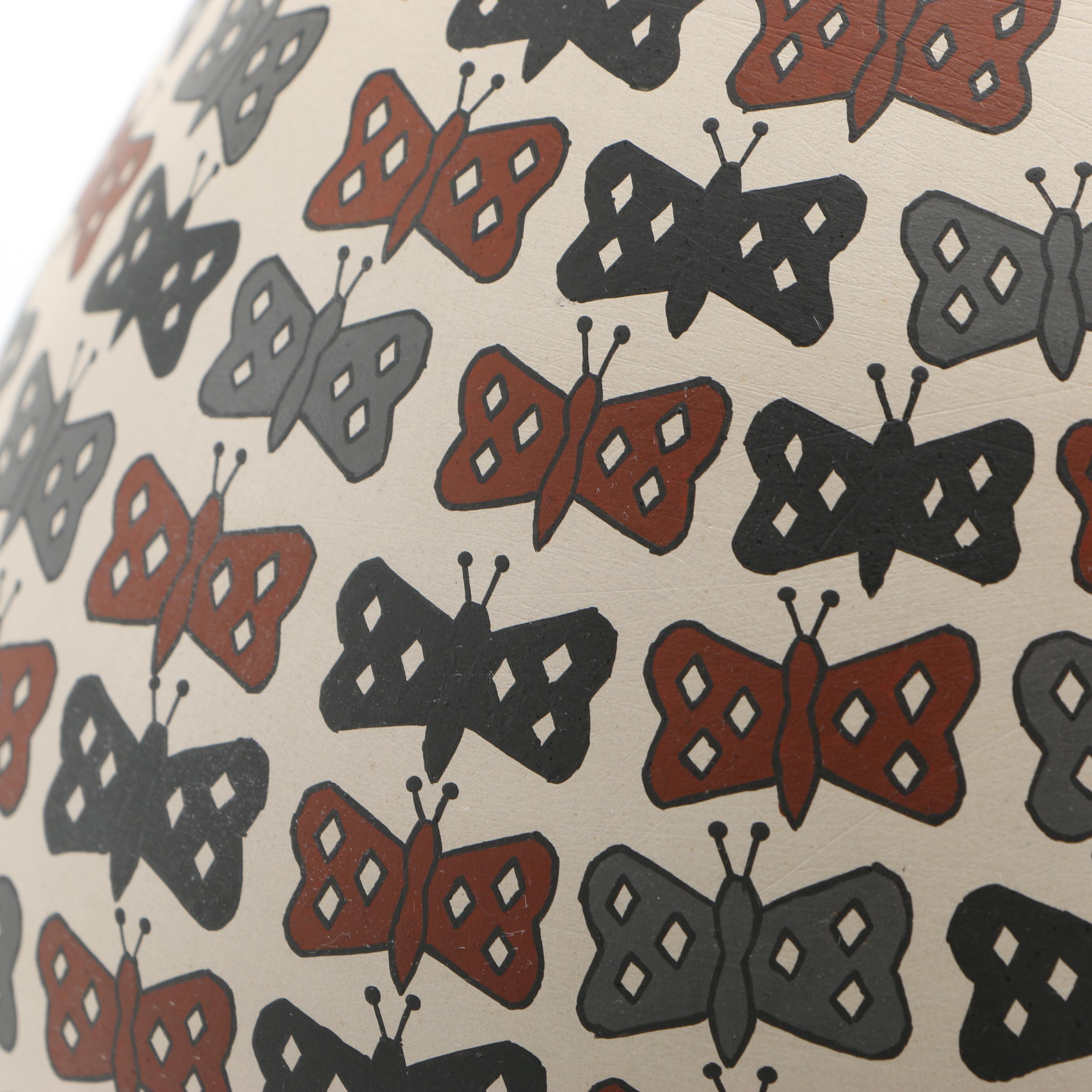 Mata Ortiz Mexico Art Pottery by Efren Ledezma