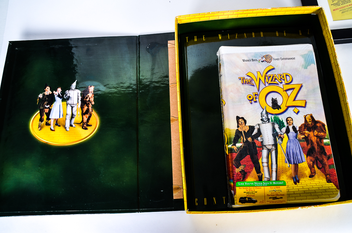 "Wizard of Oz: Deluxe Edition" DVD and Ephemera