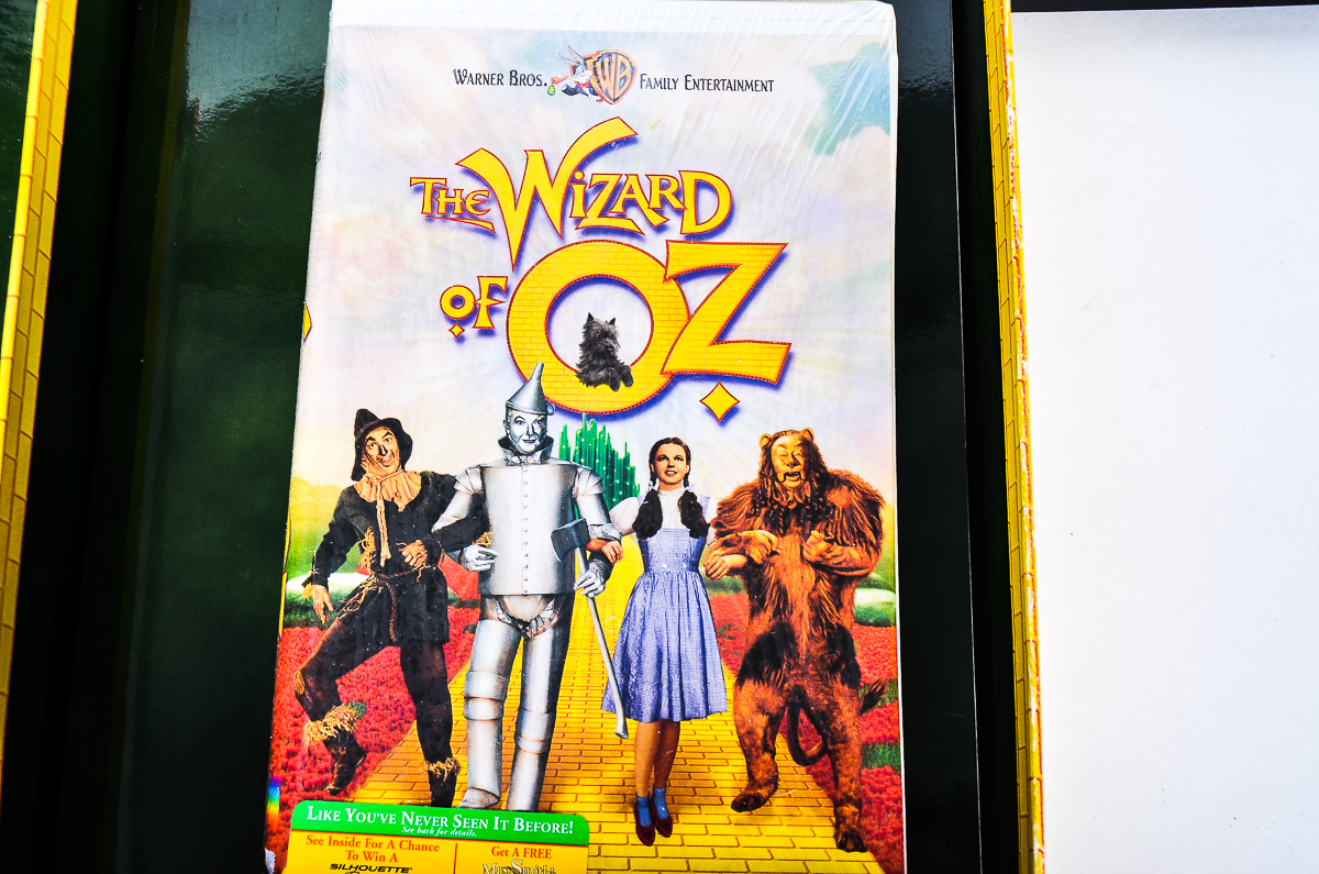 "Wizard of Oz: Deluxe Edition" DVD and Ephemera