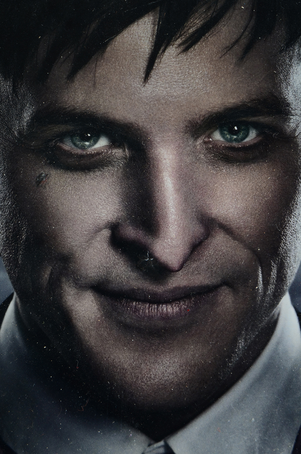 Autographed Picture of "Gotham" Character Oswald Cobblepot