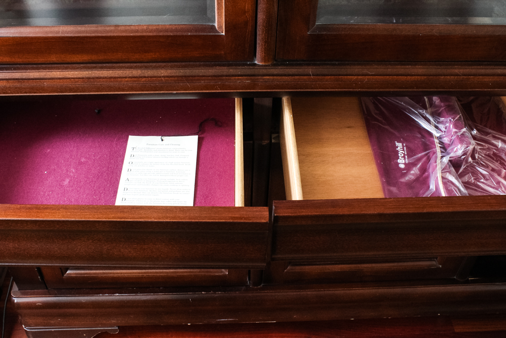 Broyhill "Maison Lenoir" China Cabinet