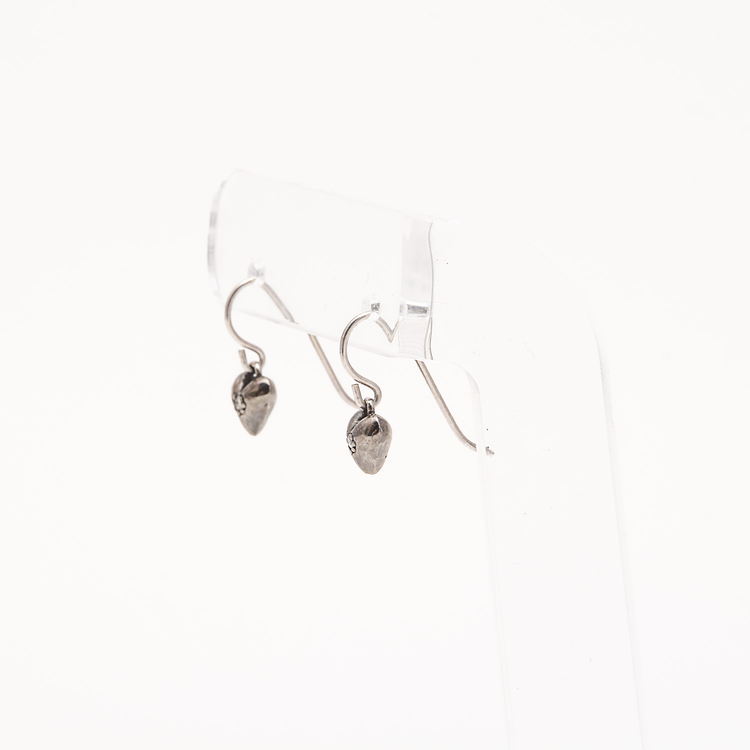 Mizuki Diamond Heart Earrings