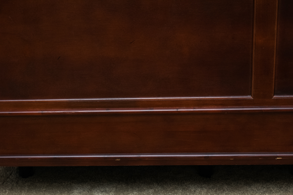 Broyhill King Size Sleigh Bed