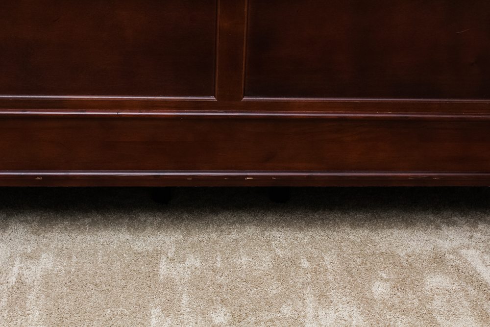 Broyhill King Size Sleigh Bed