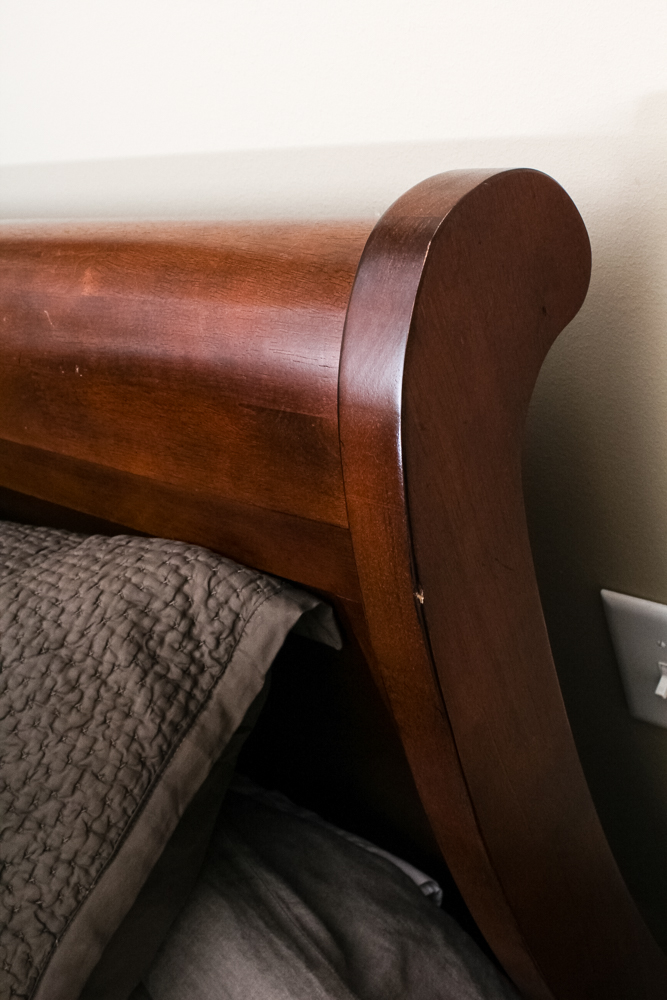 Broyhill King Size Sleigh Bed