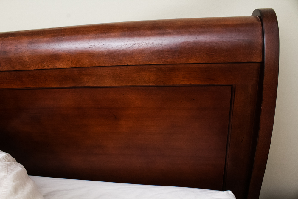 Broyhill King Size Sleigh Bed