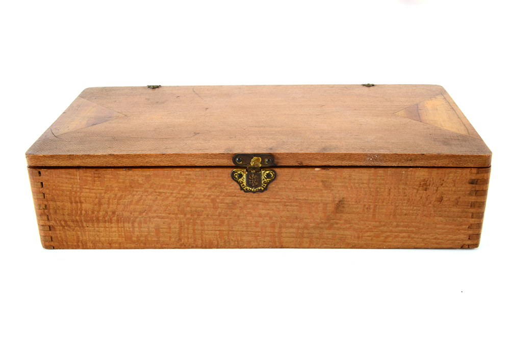 Antique Hitch & Taylor Belt Hooks Box