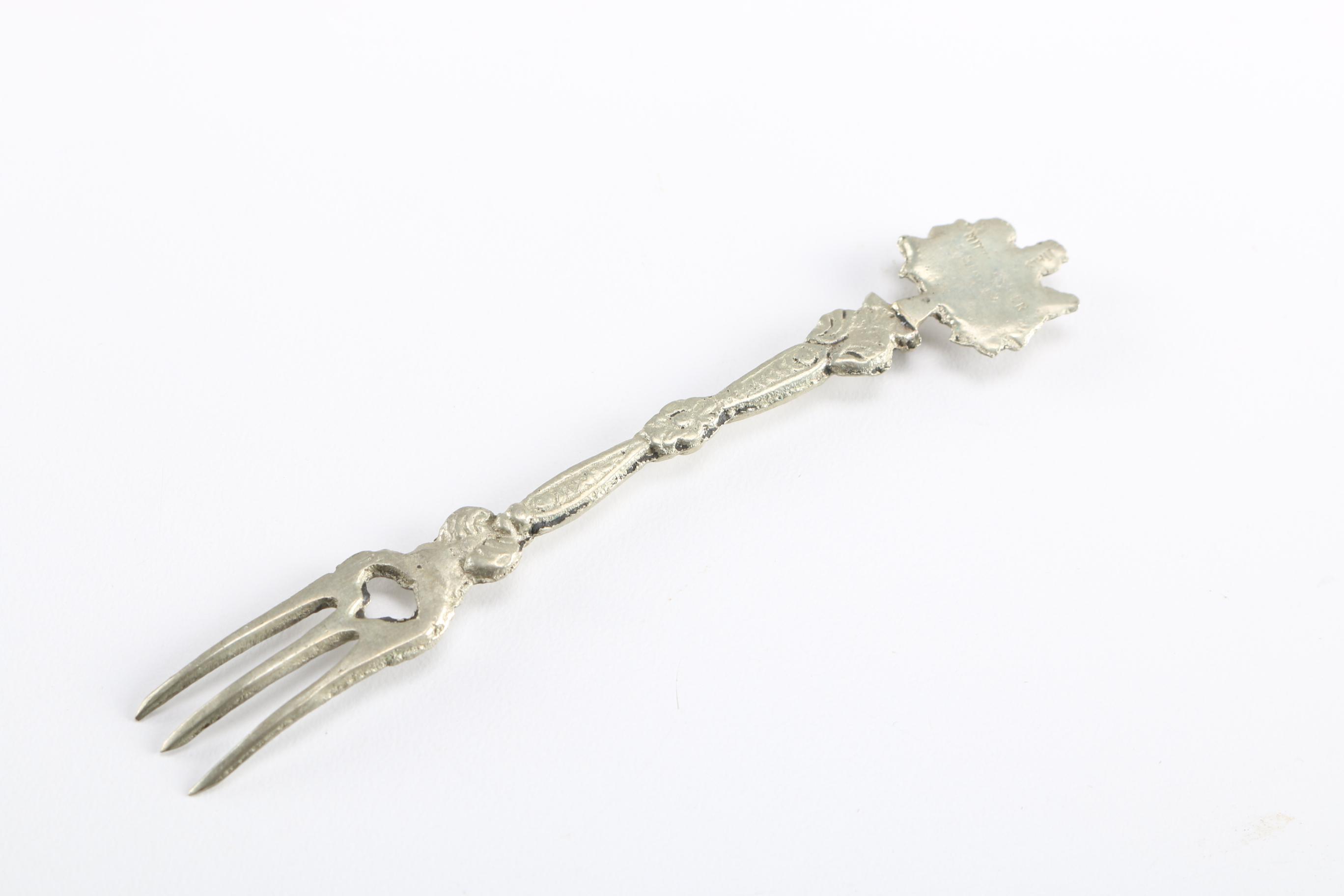 Stainless Steel Flatware Featuring Mitteldorfer Strauss