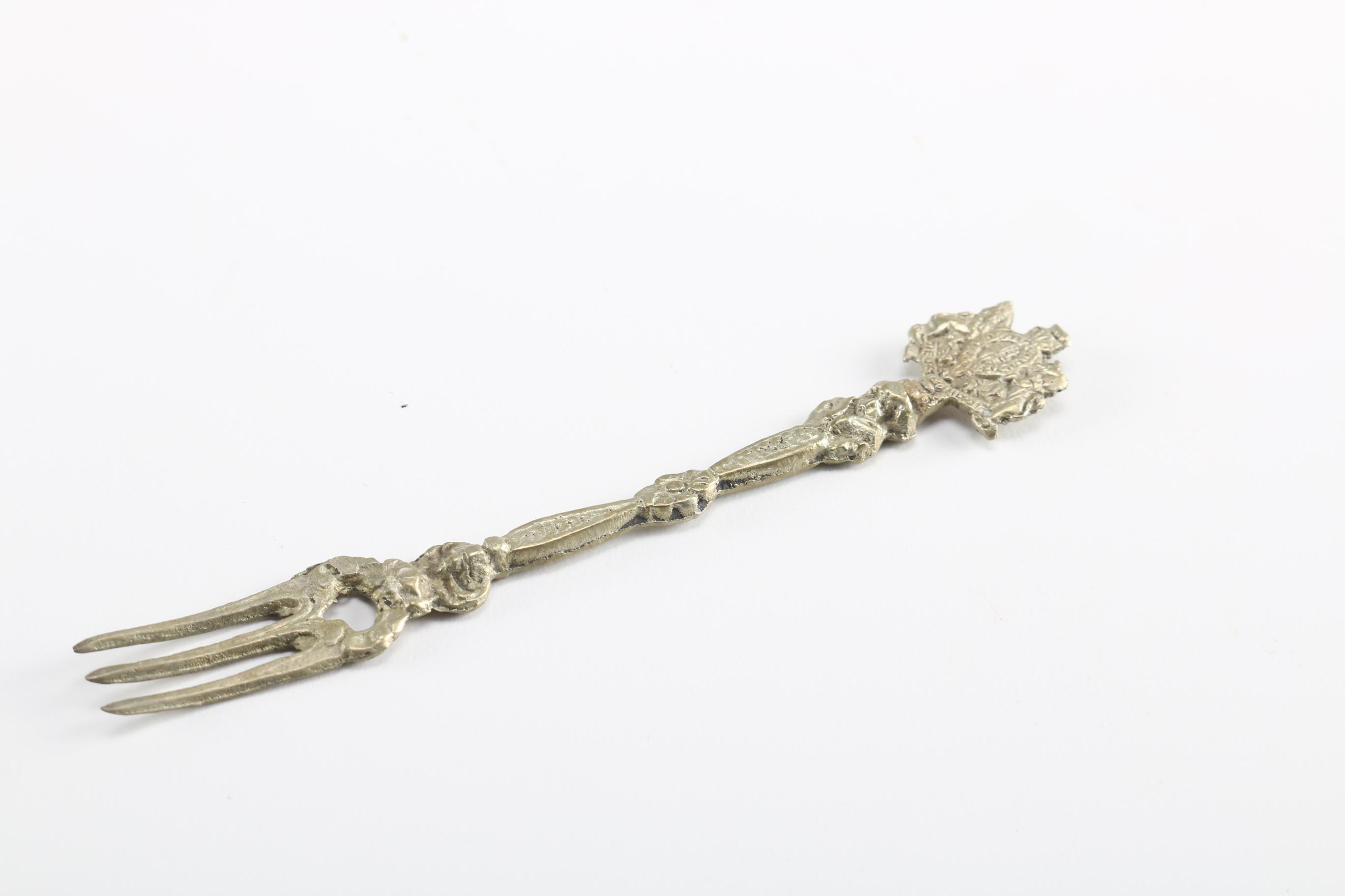 Stainless Steel Flatware Featuring Mitteldorfer Strauss